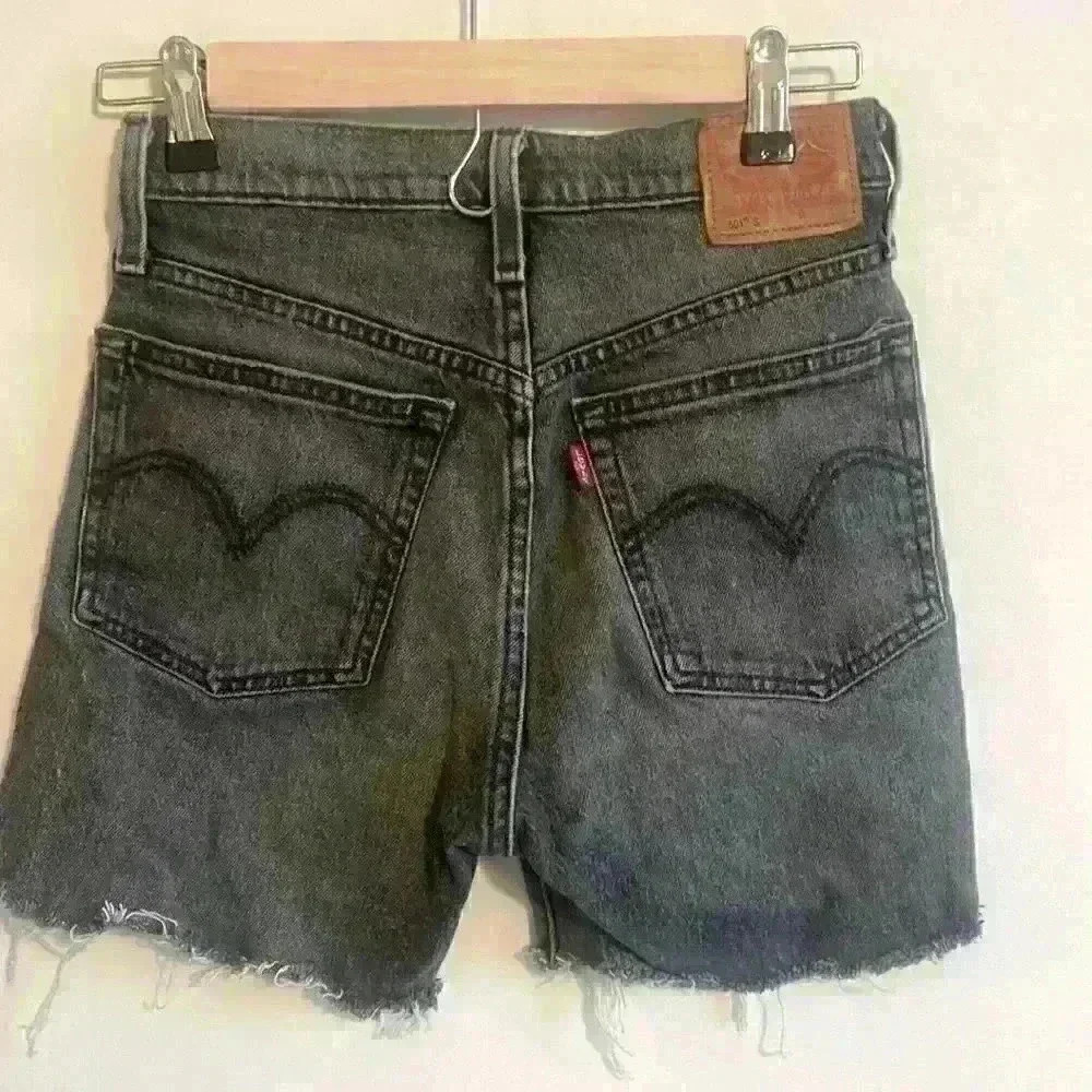 Levi’s Black High Rise Mid Thigh Shorts